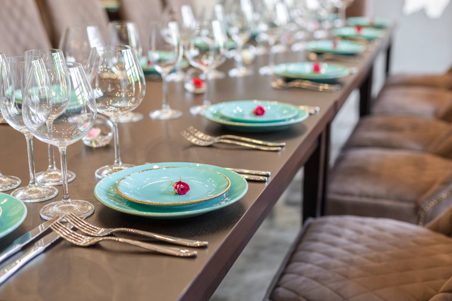 Tipuri de mobilier esențial pentru evenimente